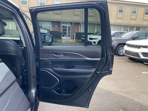 Used 2024 Jeep Grand Cherokee Limited 4xe image 29