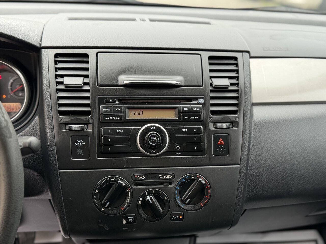 Used 2010 Nissan Versa 1.8 S w/ PWR Plus Pkg FWD image 12