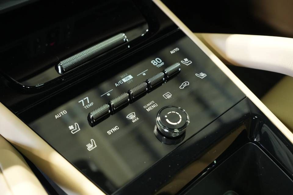 Certified 2026 Porsche Cayenne AWD/4WD image 23