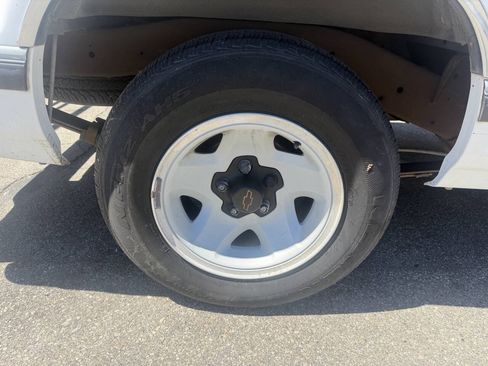 Used 1994 Chevrolet S10 Pickup LS RWD image 14