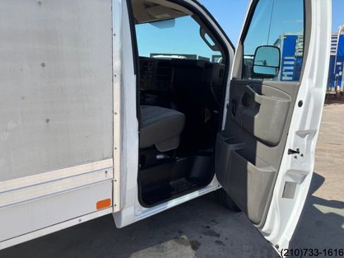 Used 2016 GMC Savana 3500 RWD image 27