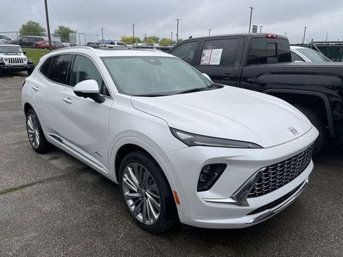 Used 2025 Buick Envision Avenir AWD/4WD image 14