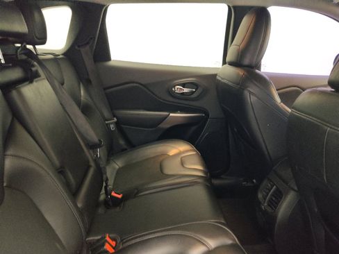 Used 2020 Jeep Cherokee Latitude Plus w/ Cold Weather Group image 19