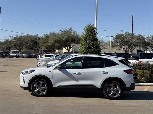 Used 2025 Ford Escape ST-Line image 4