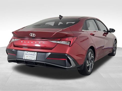 Used 2024 Hyundai Elantra SEL w/ Convenience Package FWD image 7