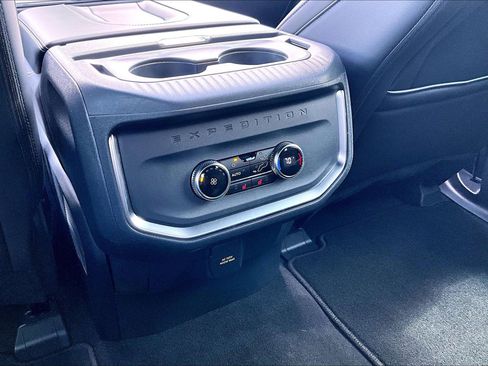 Certified 2025 Ford Expedition Platinum w/ Stealth Performance Package AWD/4WD image 34