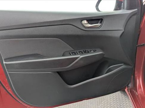 Used 2019 Hyundai Accent SE FWD image 13