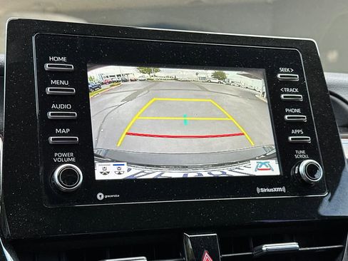 Used 2022 Toyota Camry SE image 19