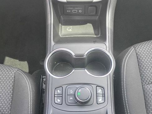 Used 2024 GMC Terrain SLE w/ Driver Convenience Package FWD image 12
