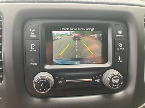 Used 2018 Jeep Compass Latitude AWD/4WD image 24