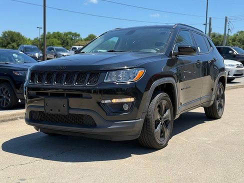 Used 2019 Jeep Compass Latitude AWD/4WD image 2