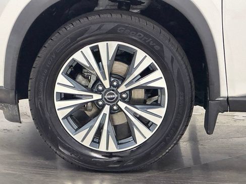 Used 2022 Nissan Rogue SV AWD/4WD image 16