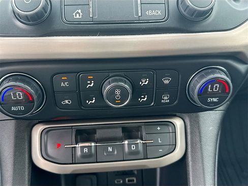 Used 2023 GMC Acadia Denali w/ Denali Ultimate Package image 17