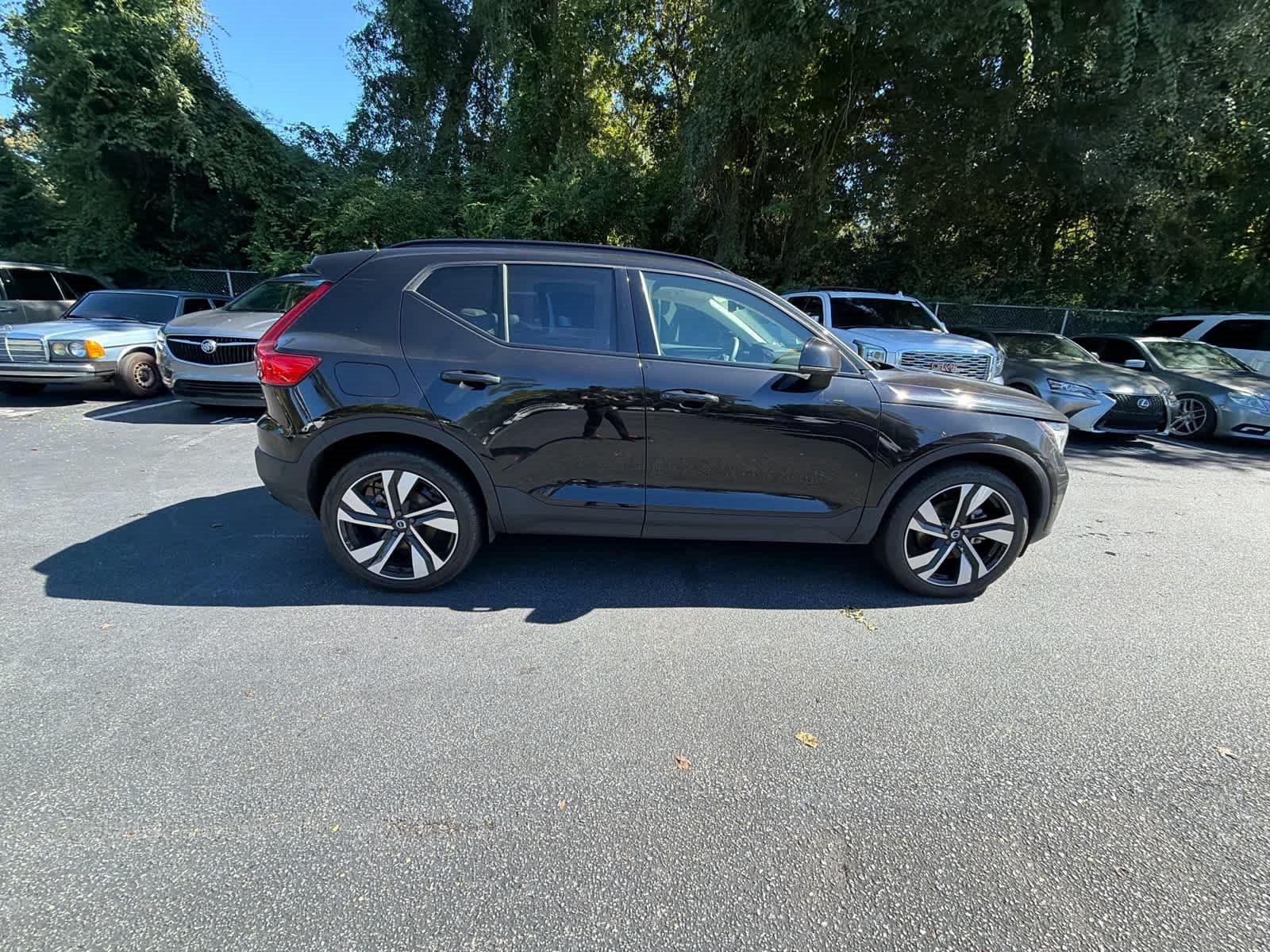 Used 2024 Volvo XC40 B5 Ultimate w/ Protection Package Premier AWD/4WD image 18