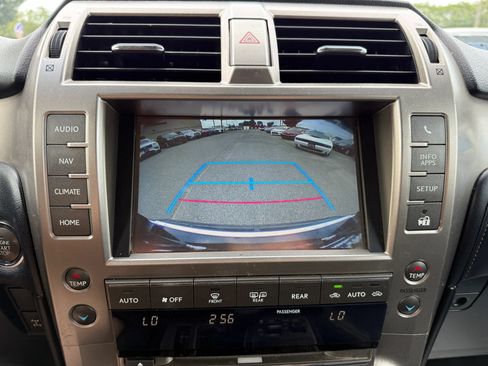 Used 2018 Lexus GX 460 Premium w/ Premium Package AWD/4WD image 33