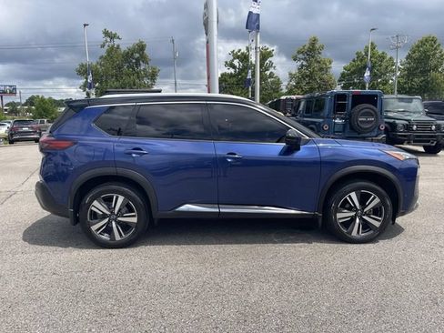Used 2023 Nissan Rogue SL w/ SL Premium Package FWD image 2