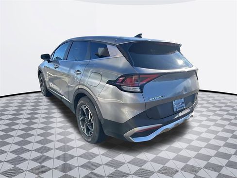 Used 2023 Kia Sportage LX image 5