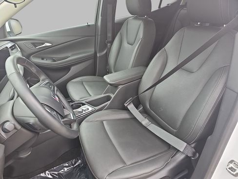 Used 2024 Buick Encore GX Sport Touring w/ Experience Buick Package FWD image 19