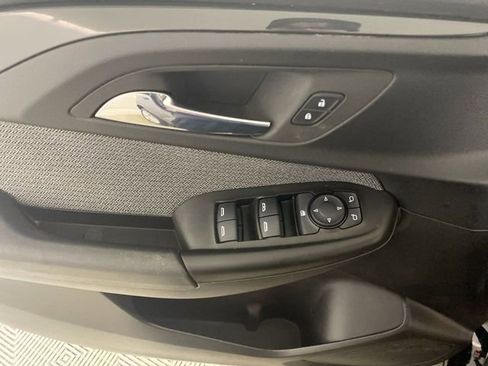 Used 2023 Chevrolet TrailBlazer LS image 20