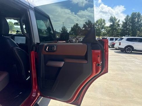 Used 2023 Ford Bronco Outer Banks AWD/4WD image 38