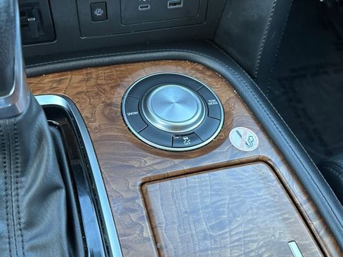 Used 2024 Nissan Armada SL w/ Captain's Chairs Package image 38