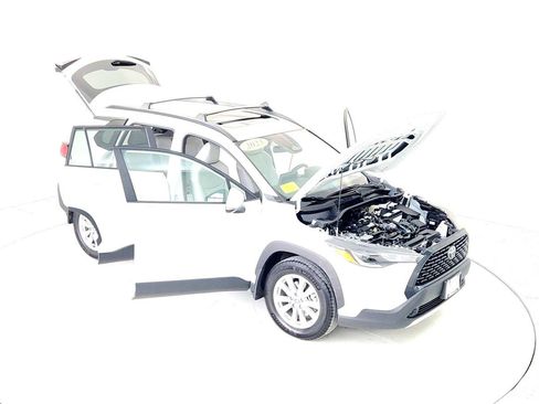 Certified 2023 Toyota Corolla Cross LE image 24