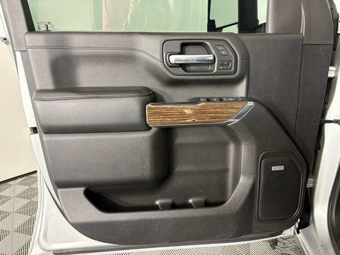 Used 2023 Chevrolet Silverado 2500 High Country w/ Technology Package image 14