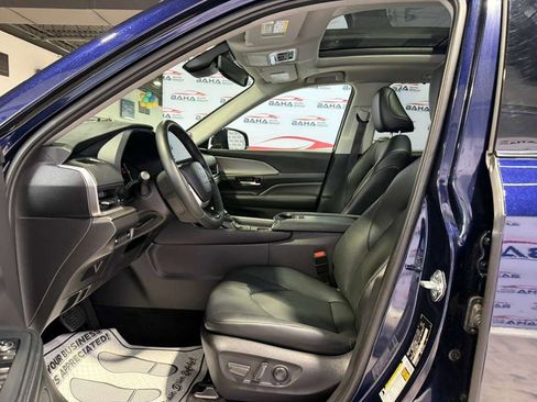 Used 2025 Toyota Grand Highlander AWD image 26