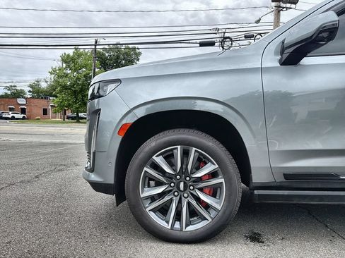 Used 2024 Cadillac Escalade ESV Sport Platinum w/ Heavy-Duty Trailer Package AWD/4WD image 19