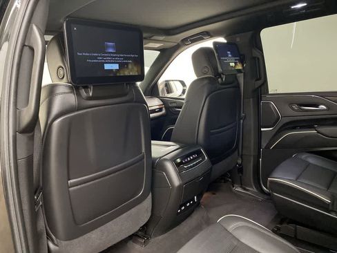 Used 2024 Cadillac Escalade ESV Premium Luxury w/ Performance Package AWD/4WD image 16