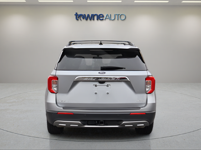 Used 2024 Ford Explorer XLT w/ Equipment Group 202A AWD/4WD image 4