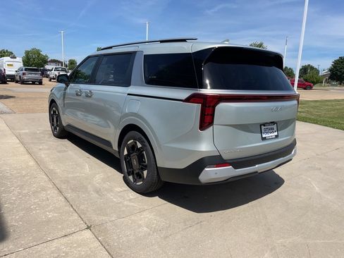 New 2026 Kia Carnival EX FWD image 7
