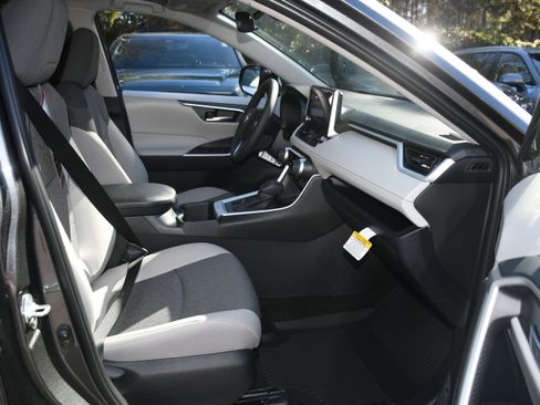 New 2025 Toyota RAV4 XLE image 11