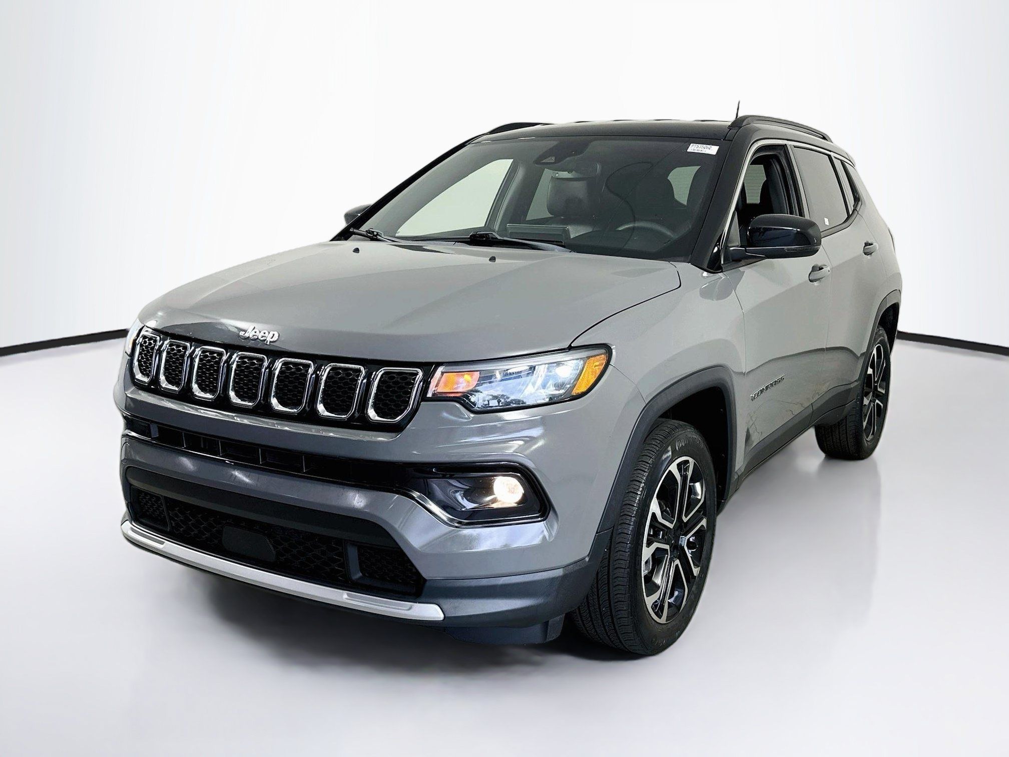 Used 2023 Jeep Compass Limited AWD/4WD image 1