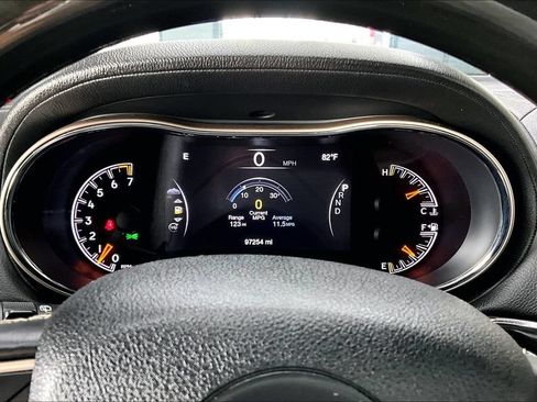 Used 2016 Jeep Grand Cherokee Overland AWD/4WD image 13