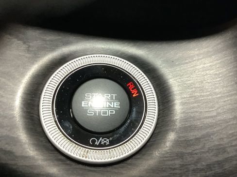 Certified 2022 Jeep Grand Cherokee Limited AWD/4WD image 35