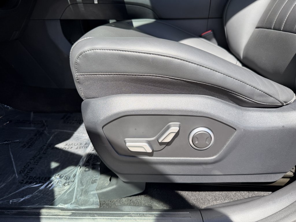 Used 2025 Hyundai Santa Fe XRT AWD/4WD image 30
