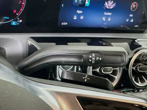 Used 2025 Mercedes-Benz CLA 250 image 24