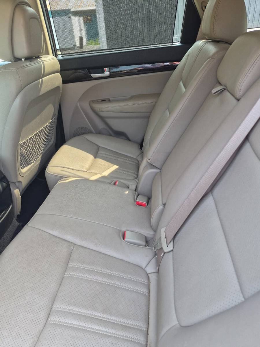 Used 2014 Kia Sorento LX w/ Premium Package AWD/4WD image 7