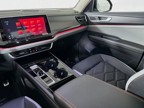 New 2026 Volkswagen Atlas Peak Edition image 22