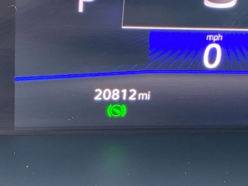 Certified 2022 Volkswagen Tiguan SE R-Line image 14