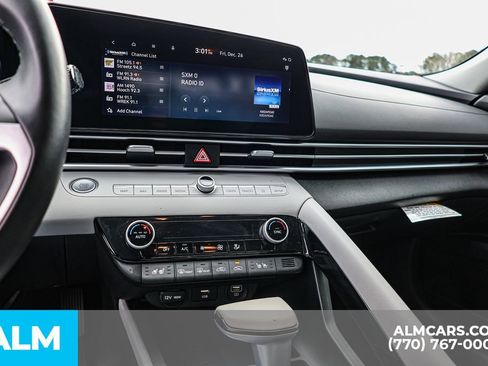 Used 2023 Hyundai Elantra Limited image 41