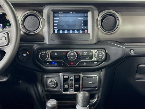 Used 2023 Jeep Wrangler Unlimited AWD/4WD image 14