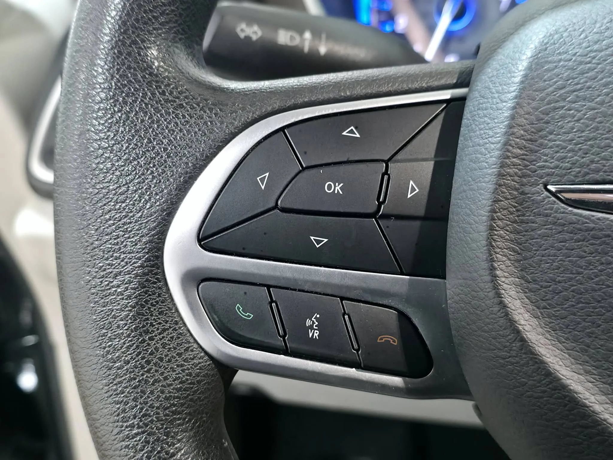 Used 2017 Chrysler Pacifica Touring FWD image 21
