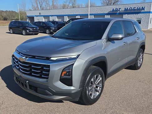 Used 2025 Chevrolet Equinox LT image 10