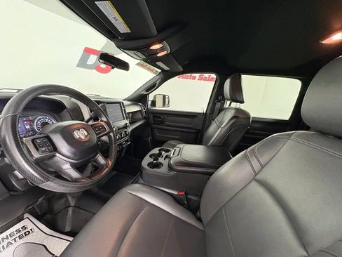 Used 2022 RAM 2500 Tradesman w/ Chrome Appearance Group AWD/4WD image 16