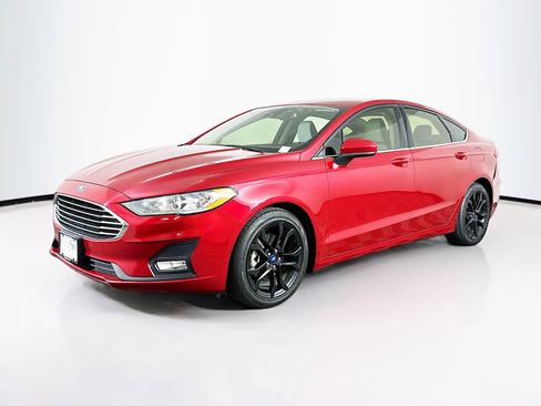 Used 2020 Ford Fusion SE w/ Equipment Group 151A image 3