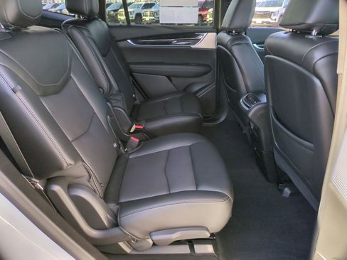 Certified 2024 Cadillac XT6 Premium Luxury w/ Technology Package AWD/4WD image 28