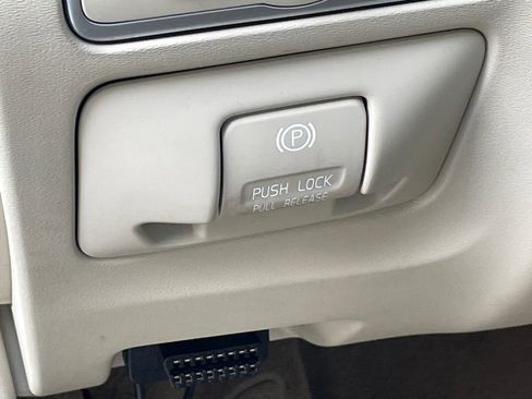 Used 2015 Volvo XC60 T6 Platinum image 31