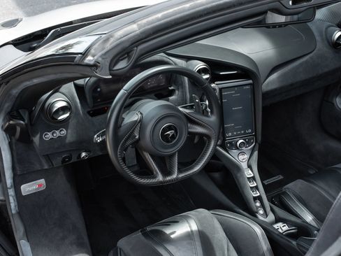 Used 2020 McLaren 720S Spider RWD image 11
